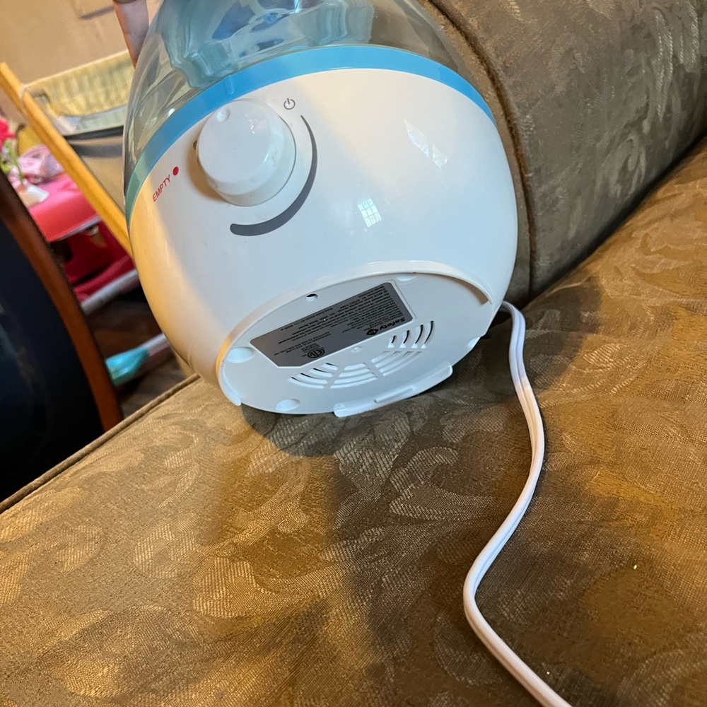 Humidifier - Picture 2 of 6
